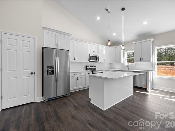 5th image of 147 Keen Dr