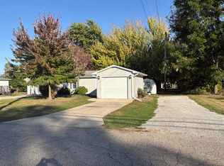 308 N Oak St, Syracuse, IN 46567