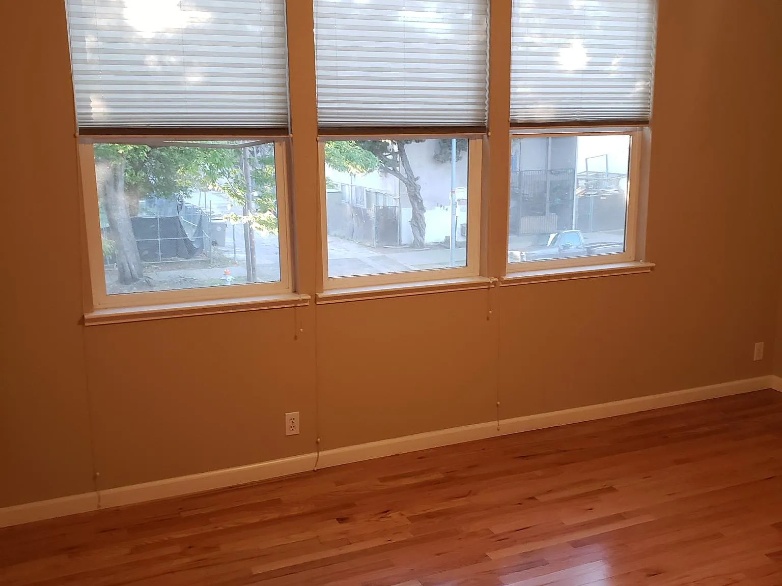 3 bed, 2.5 bath, 2100 sqft, $3,195 — Photo 2