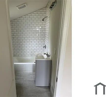 2 bed, 700 sqft, $1,350 — Photo 3