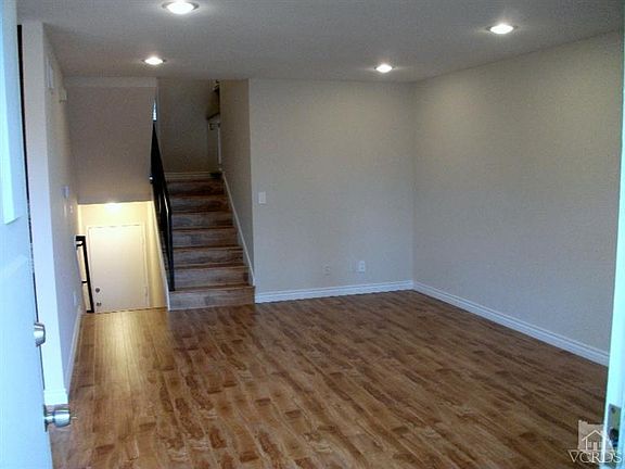 4th image of 1372 Ramona Dr