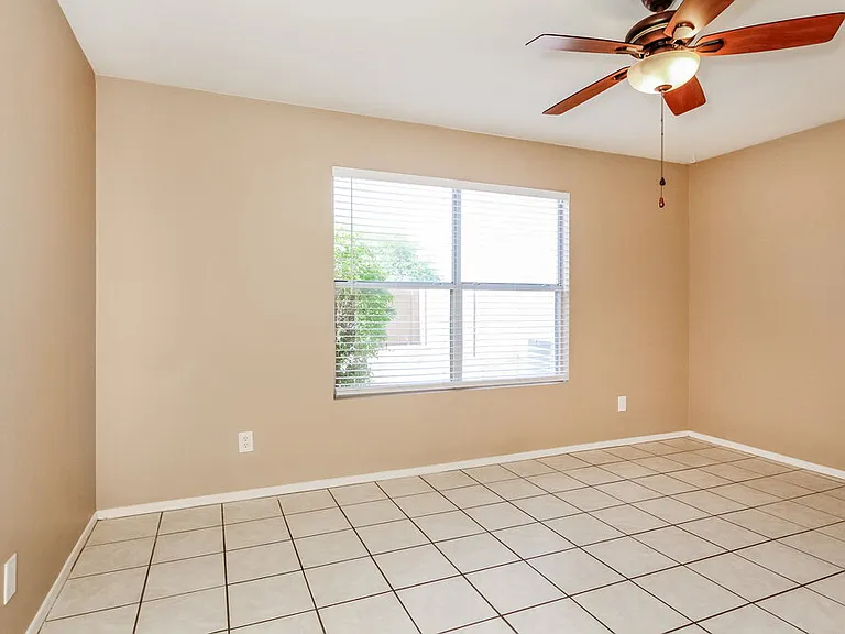8015 W Laurel Ln — Photo 12