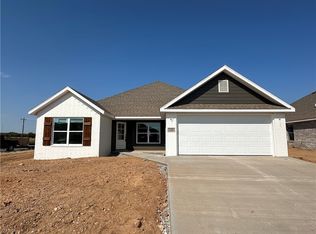 330 Palm St, Centerton, AR 72713