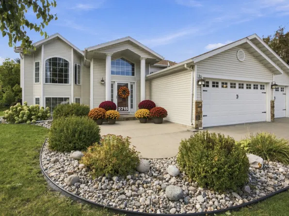 2715 32nd St S, Fargo, ND 58103