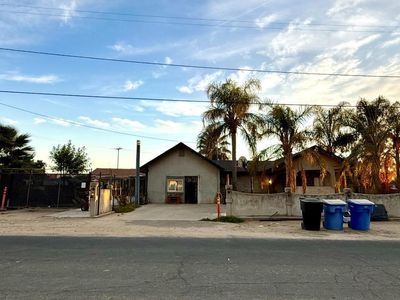 815-825 E 5th St, Hanford, CA, 93230