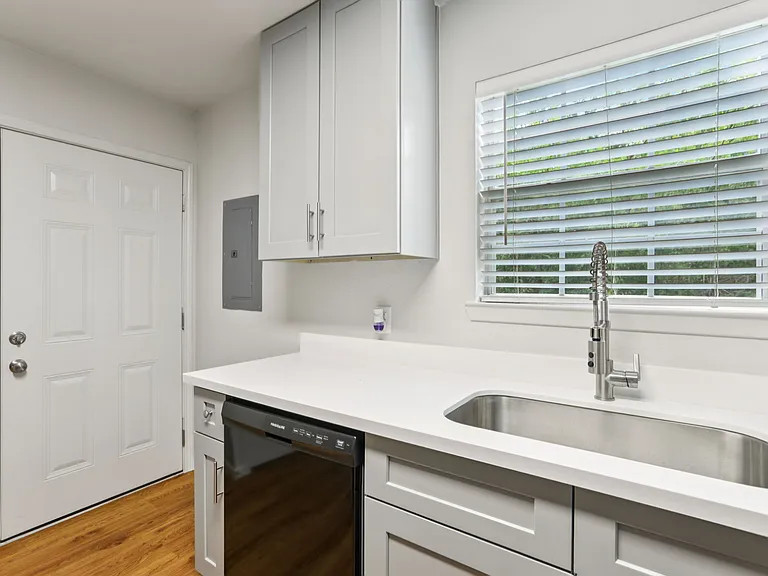 One Bedroom Kitchen