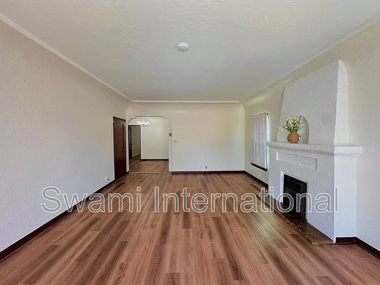 2066 Chestnut Ave — Photo 7