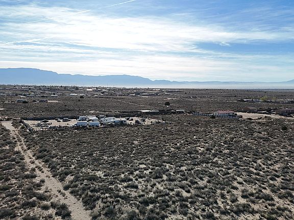 4th image of 8 Avenue Sw