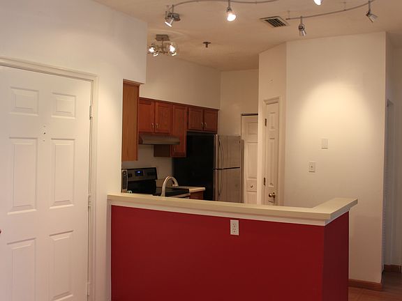 3rd image of 300 Yarmouth St APT 314