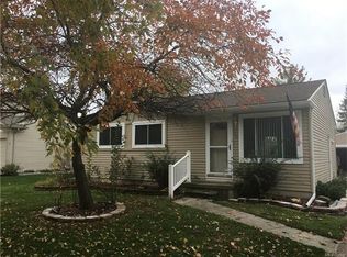 866 Norchester St, South Lyon, MI 48178