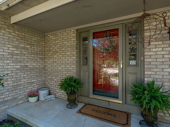 3rd image of 8779 Canada Ct