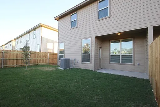 106 Lakeview Ct — Photo 12