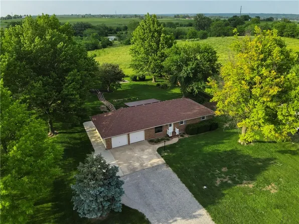 27741 242nd St, Maryville, MO 64468