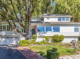 32 Dos Posos, Orinda, CA 94563