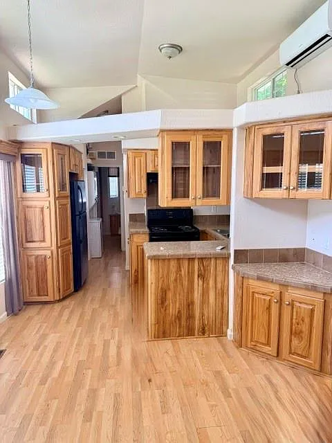 1 bed, 1.0 bath, 500 sqft, $1,200 — Photo 4