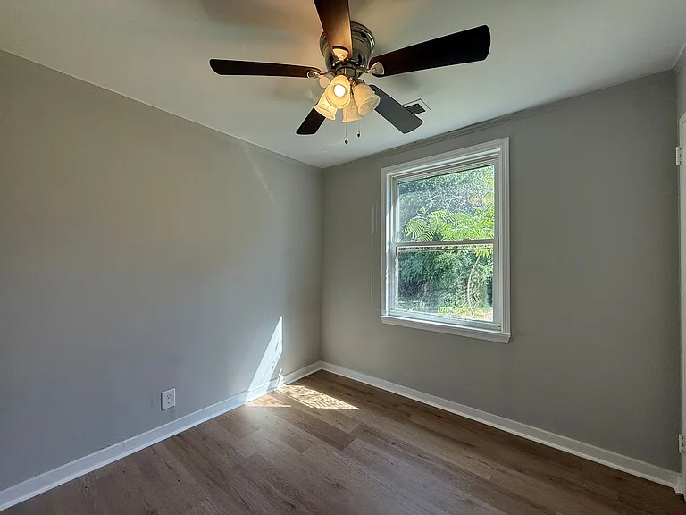 2529 Miles St — Photo 8