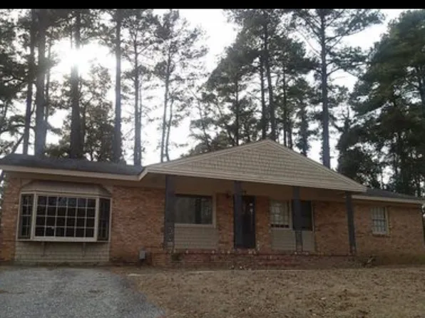 830 Stoneykirk Dr, Fayetteville, NC 28314