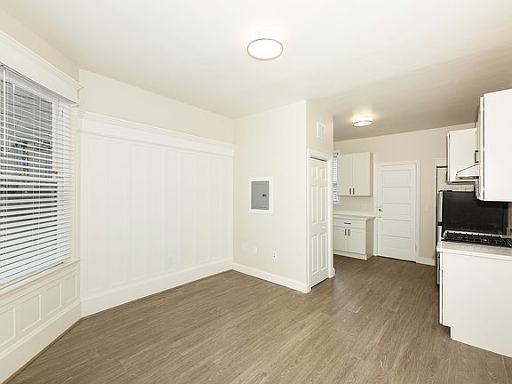 5th image of 2927 Sacramento St APT 3