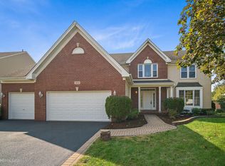 2051 Robinwood Dr, Algonquin, IL