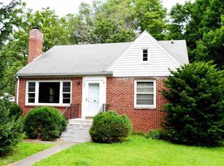 433 College Cres, Staunton, VA 24401