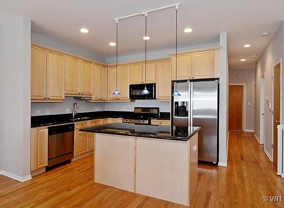2nd image of 2746 N Wolcott Ave APT 1S