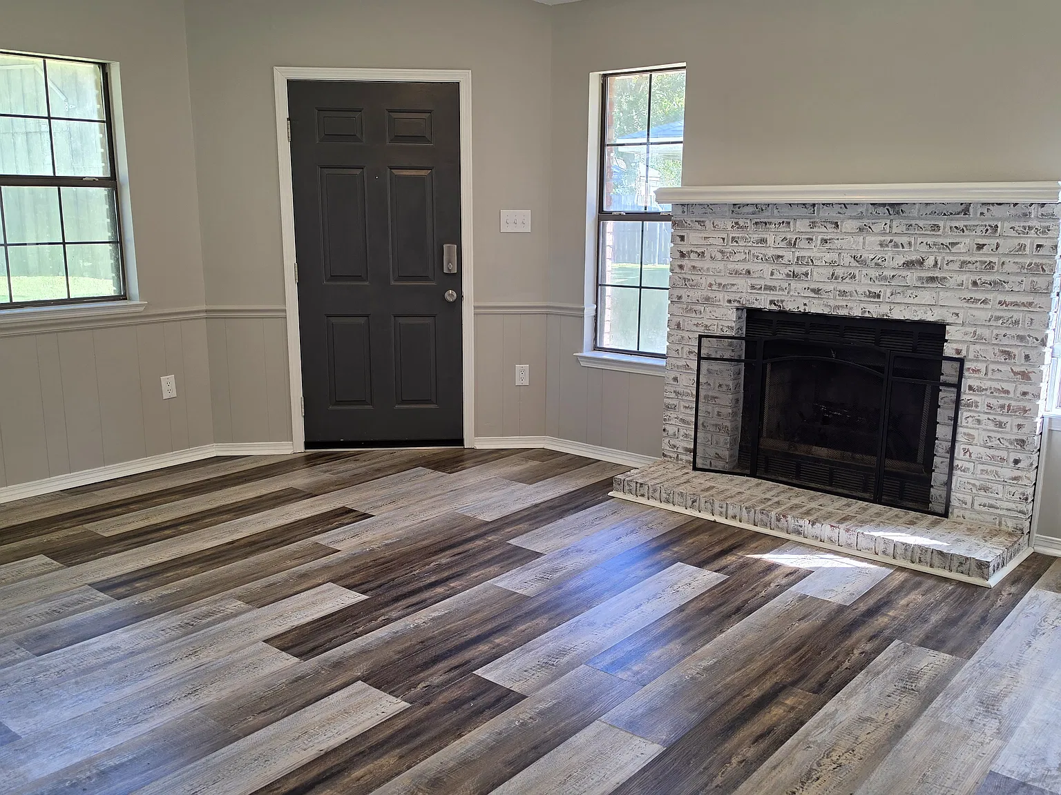 2 bed, 1.5 bath, 1100 sqft, $1,225 — Photo 2