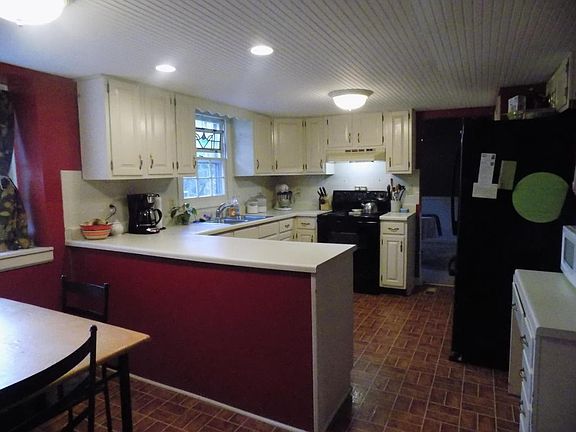 5th image of 1213 E Woodshire Dr
