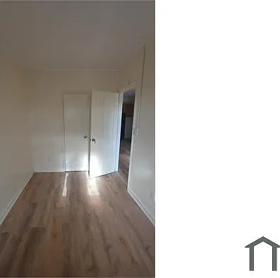 864 E 217th St #2 — Photo 5