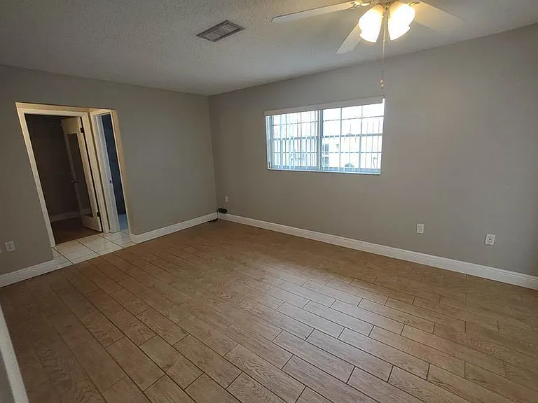 8811 Seeley Ln — Photo 8