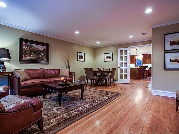 3rd image of 8818 Lakemont Dr