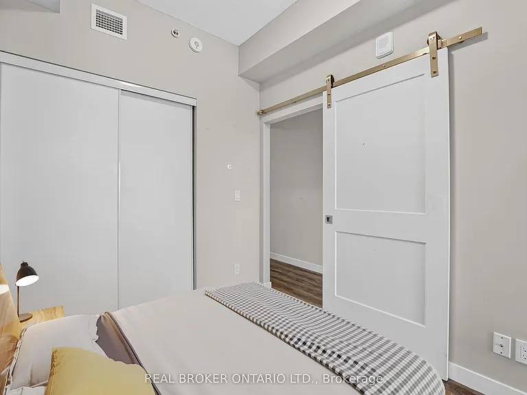 15 Queen St S #1206 — Photo 11