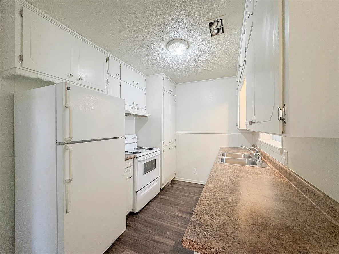 326 Tucson Dr — Photo 4