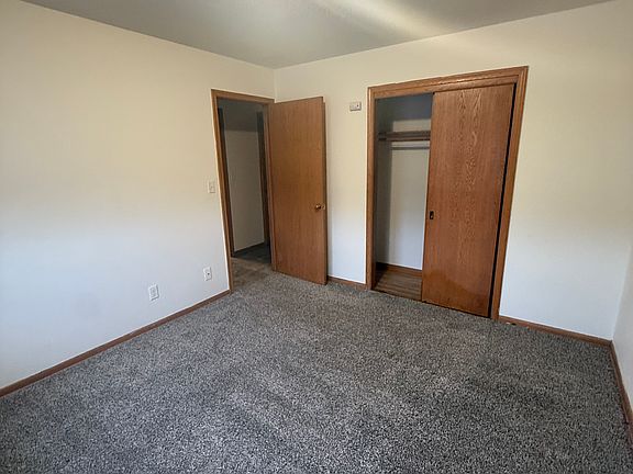 5th image of 5121 University Ave NE #204