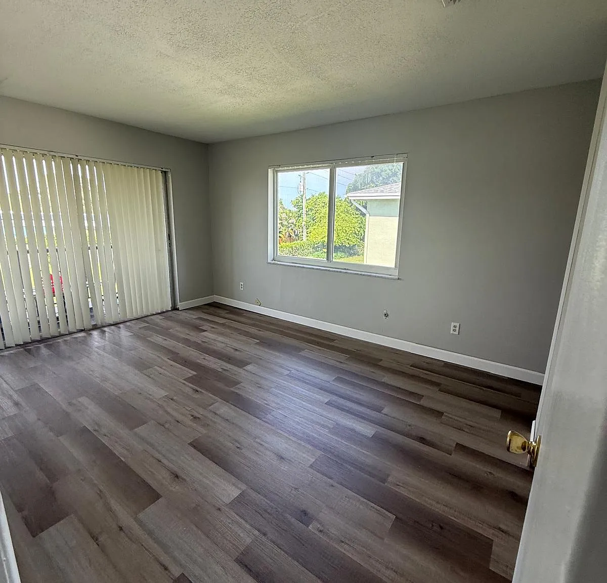 2 bed, 1000 sqft, $1,750 — Photo 4