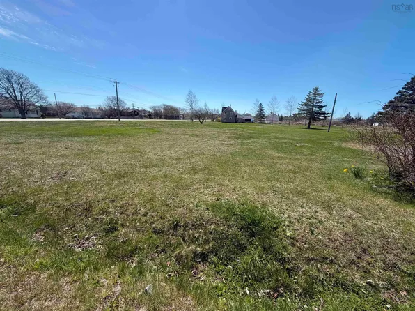 1800 Highway 335, Lower West Pubnico, NS B0W 3S0