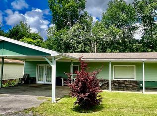 415 Terrace Dr, Mannington, WV 26582