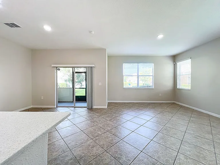 3002 Bargate St — Photo 4