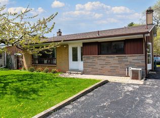 565 Pinegrove Rd, Oakville, ON L6K2C5