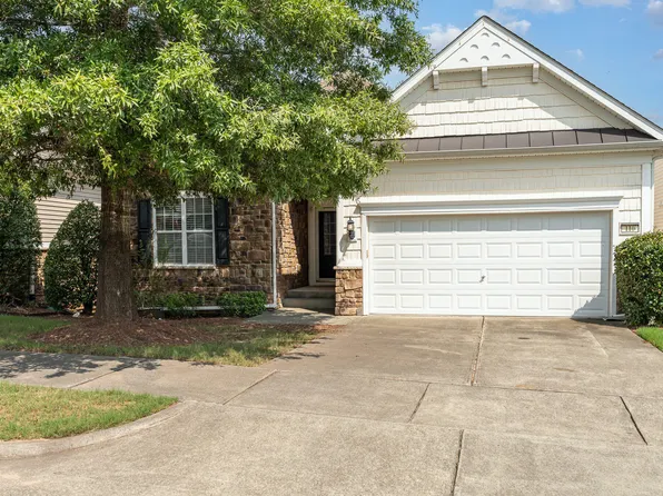 110 Dowington Ln, Cary, NC 27519