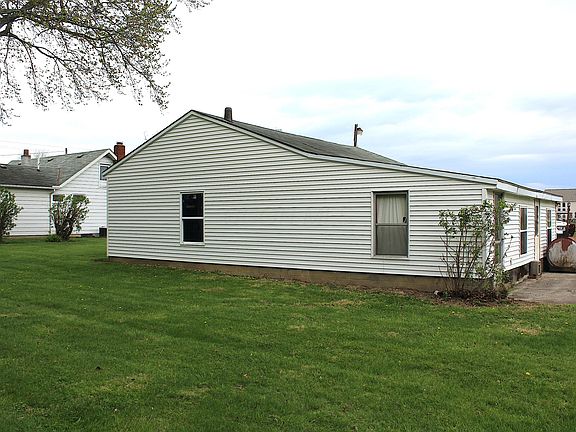 4th image of 5719 North Rd