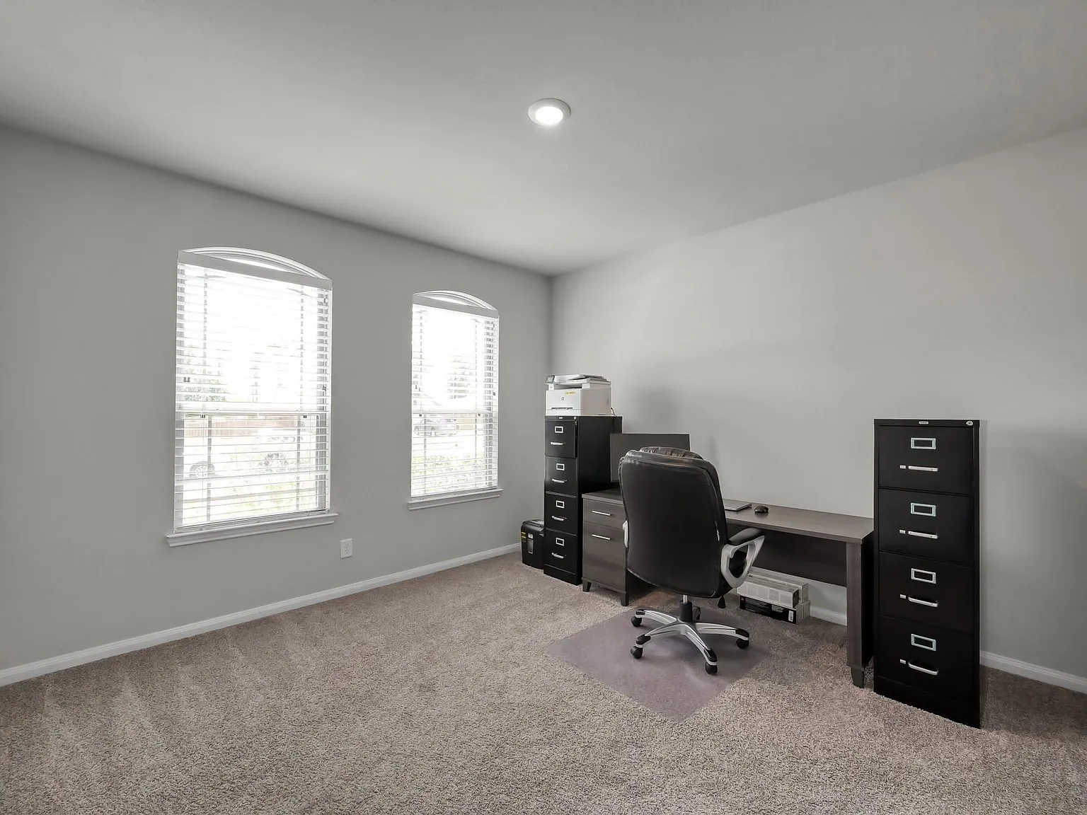 5 bed, 3.0 bath, 2726 sqft, $2,500 — Photo 4