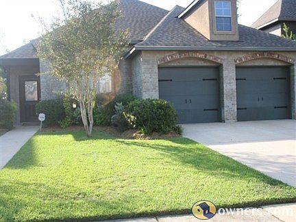 Beautiful Home 1 Street Subdivision...