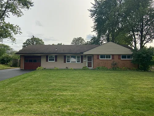 196 Blackstone Dr Photo 1