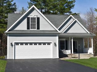 10 Kingsbridge Ct, Ballston Lake, NY 12019