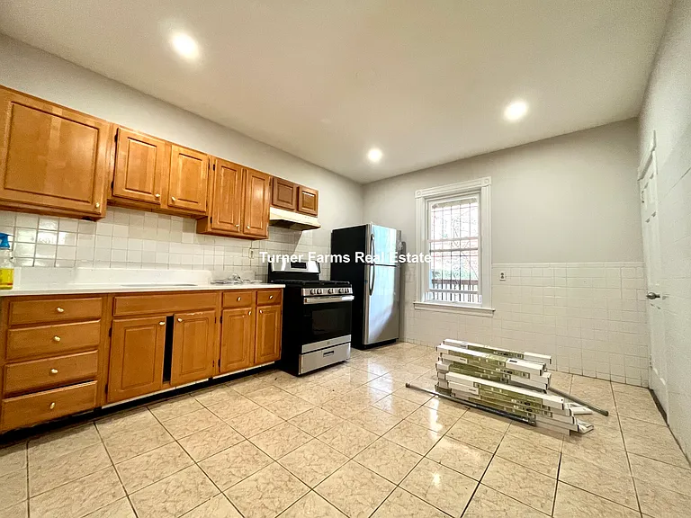 22 Humphreys St #1A — Photo 16