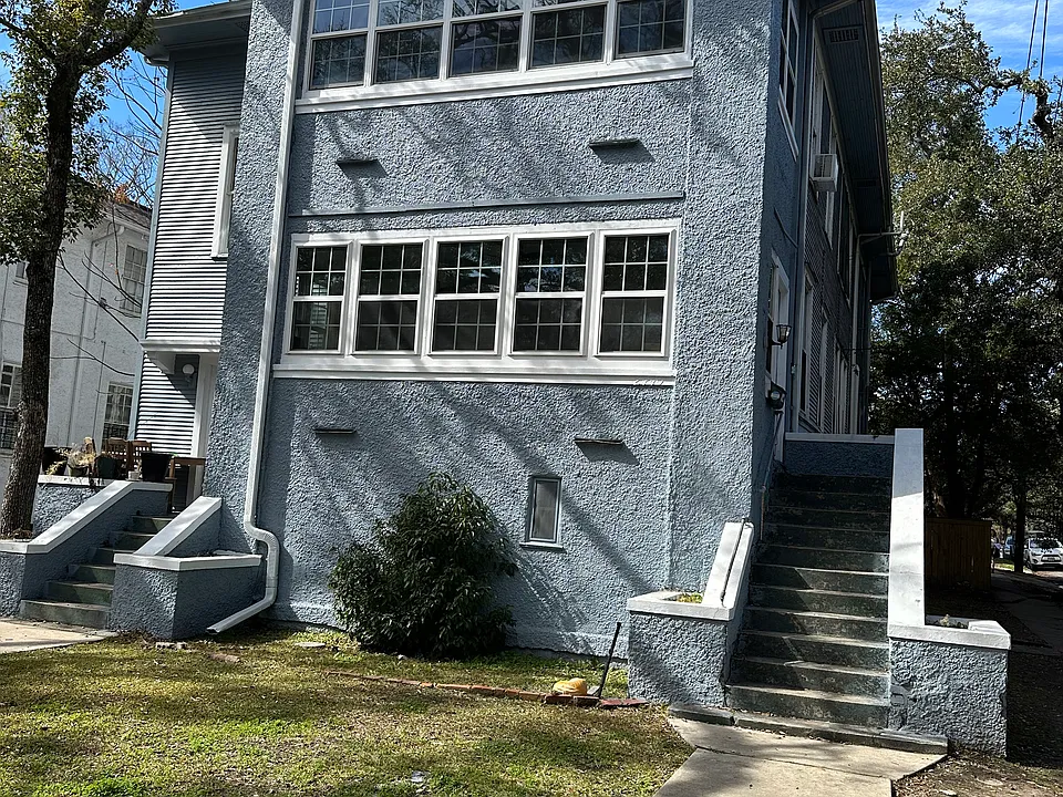 2440 Palmer Ave