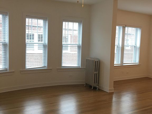 4th image of 2008 W Foster Ave #11K
