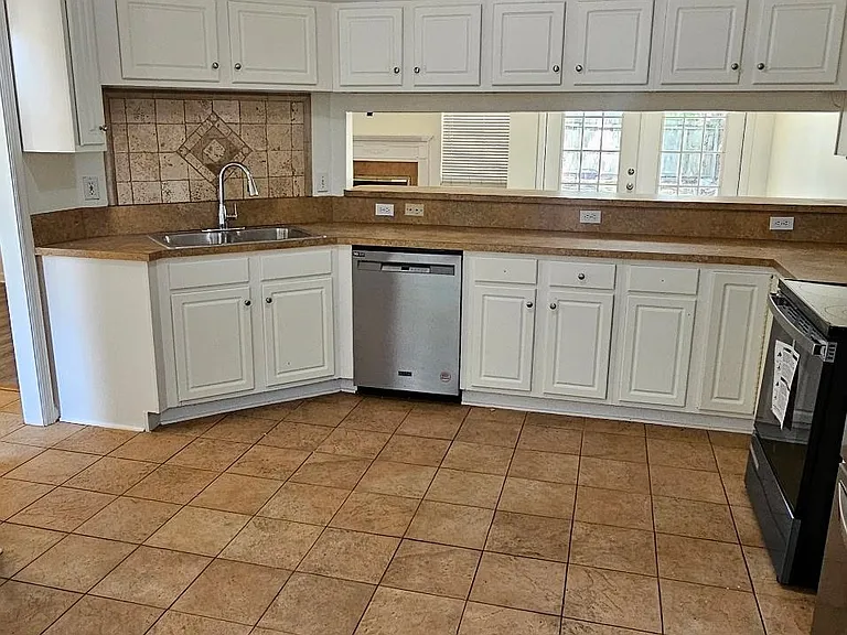 1775 Newman Ln — Photo 9