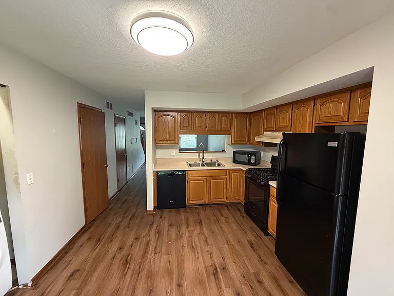 10387 High St #B — Photo 2