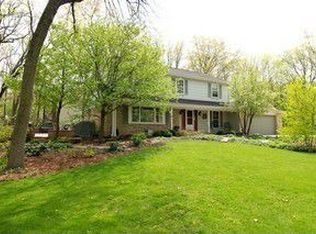 41 E Stone Ave, Lake Forest, IL 60045